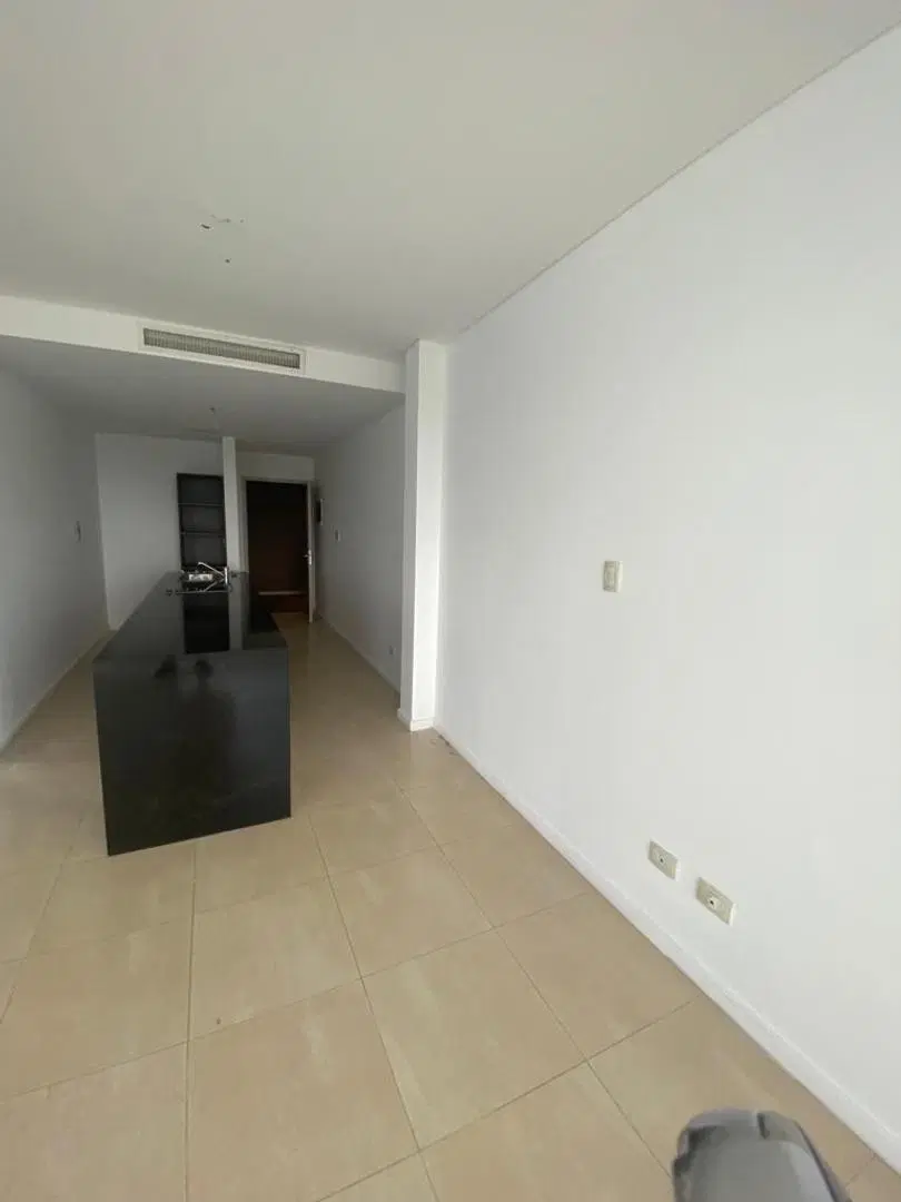 2 ambientes con balcon a la bahia. Apto profesional 4