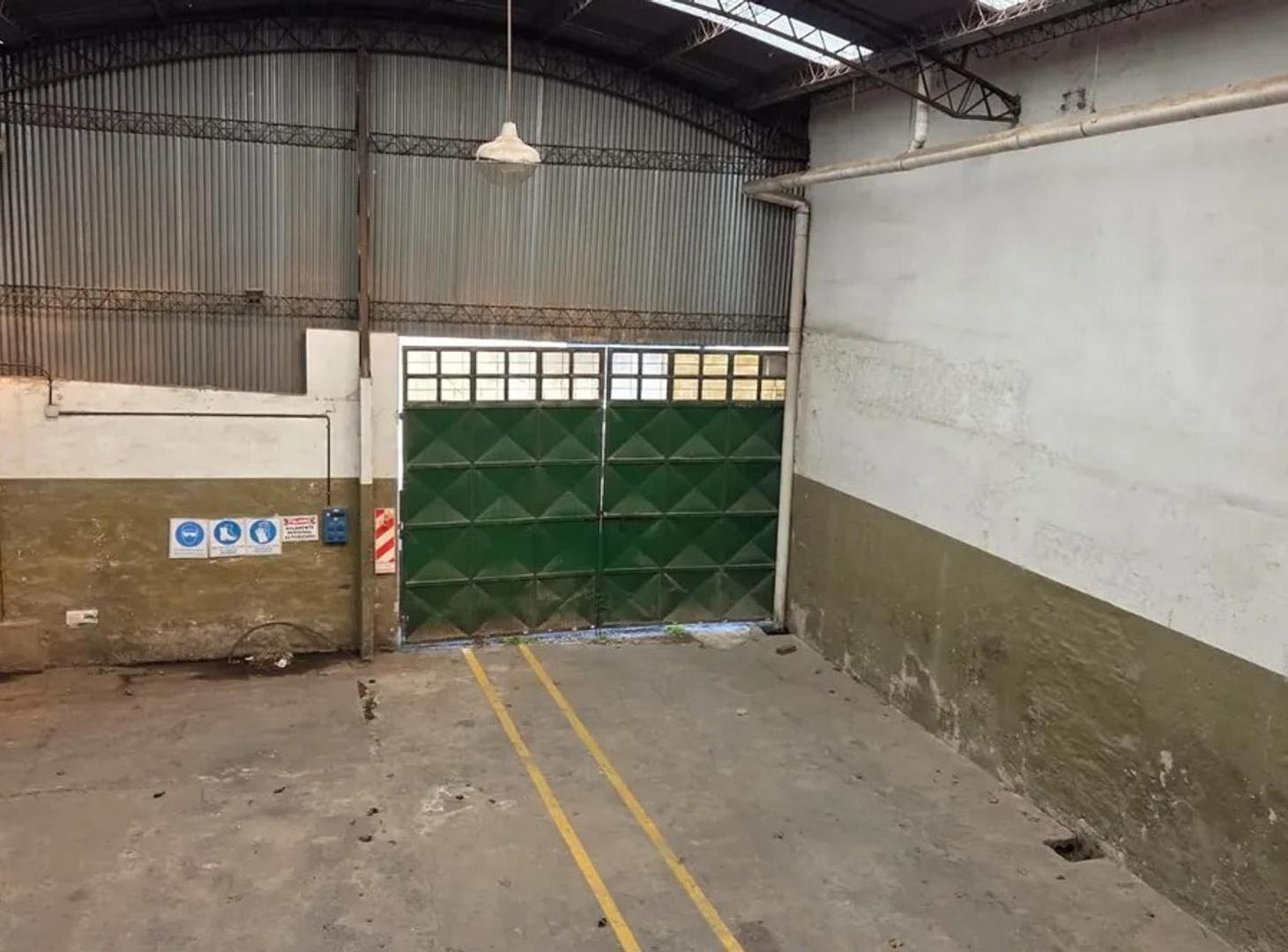 Foto de Galpon / Nave industrial con oficinas, imagen 3