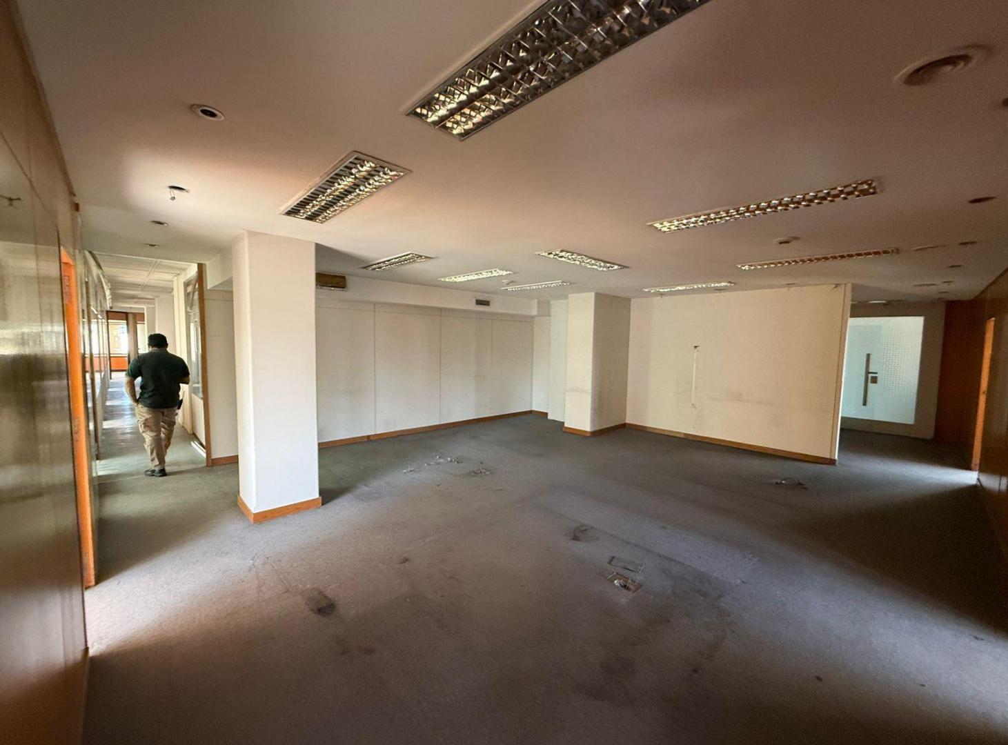 Foto de Alquiler Oficina | Torre Berkley | Carlos Pellegrini 1123, CABA | 501 m2, imagen 1