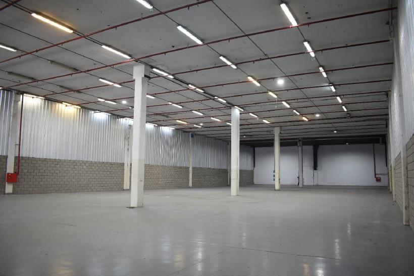 Foto de Alquiler Depósito 1380m2 en predio Villa Ballester, imagen 3
