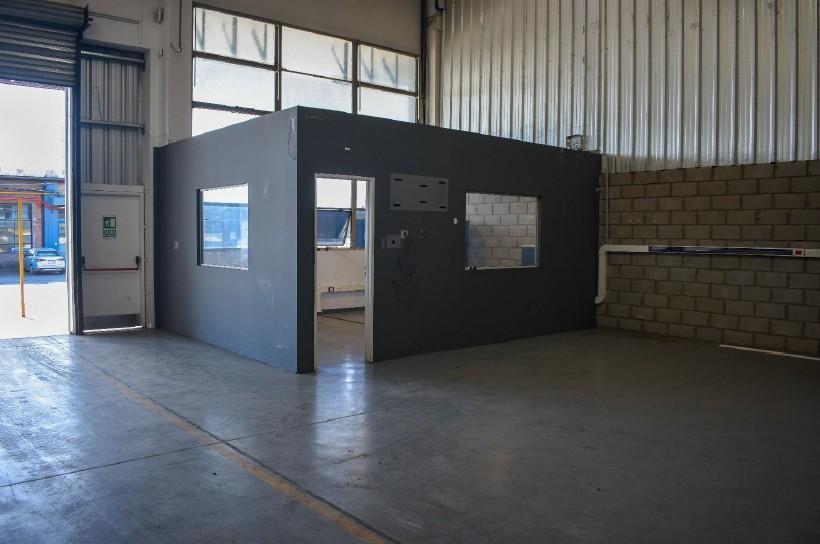 Foto de Alquiler Depósito 1380m2 en predio Villa Ballester, imagen 2