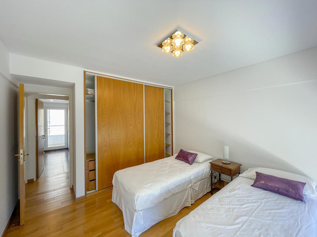 Departamento de 2 dormitorios de categoría con parrillero y amenities