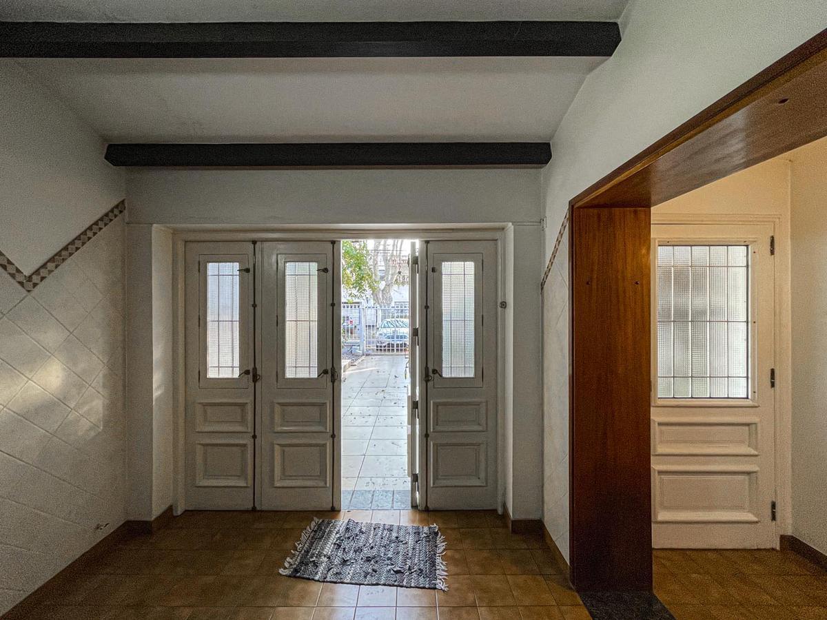 Casa 3 Dorm. en Alberdi 3