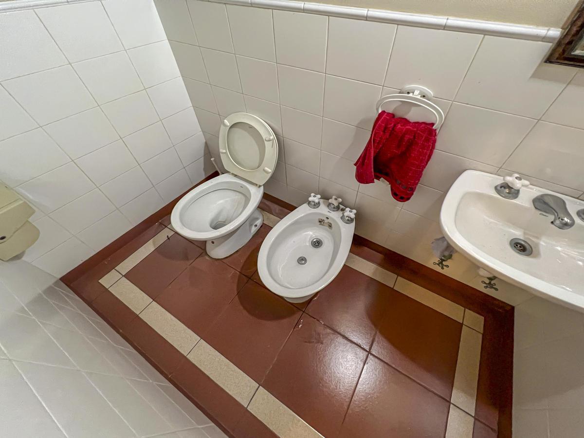Casa Comercial o Residencial con 13 Ambientes en Zona Río 3
