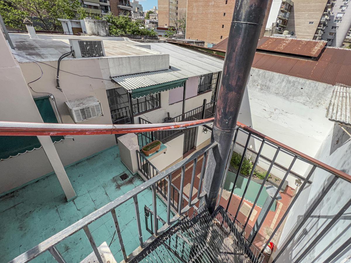 Casa Comercial o Residencial con 13 Ambientes en Zona Río 3