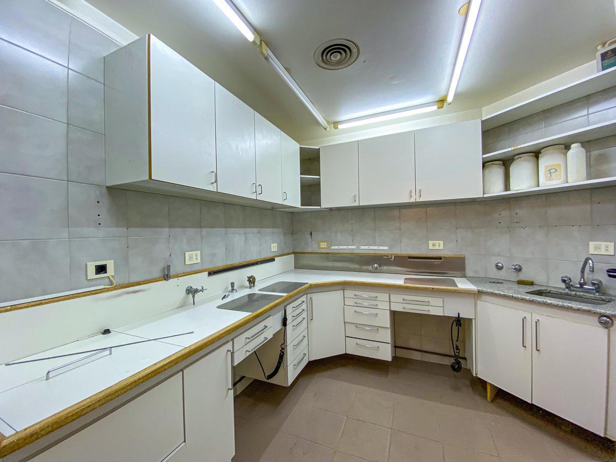 Oficina de 370 m² en Palacio Minetti 5