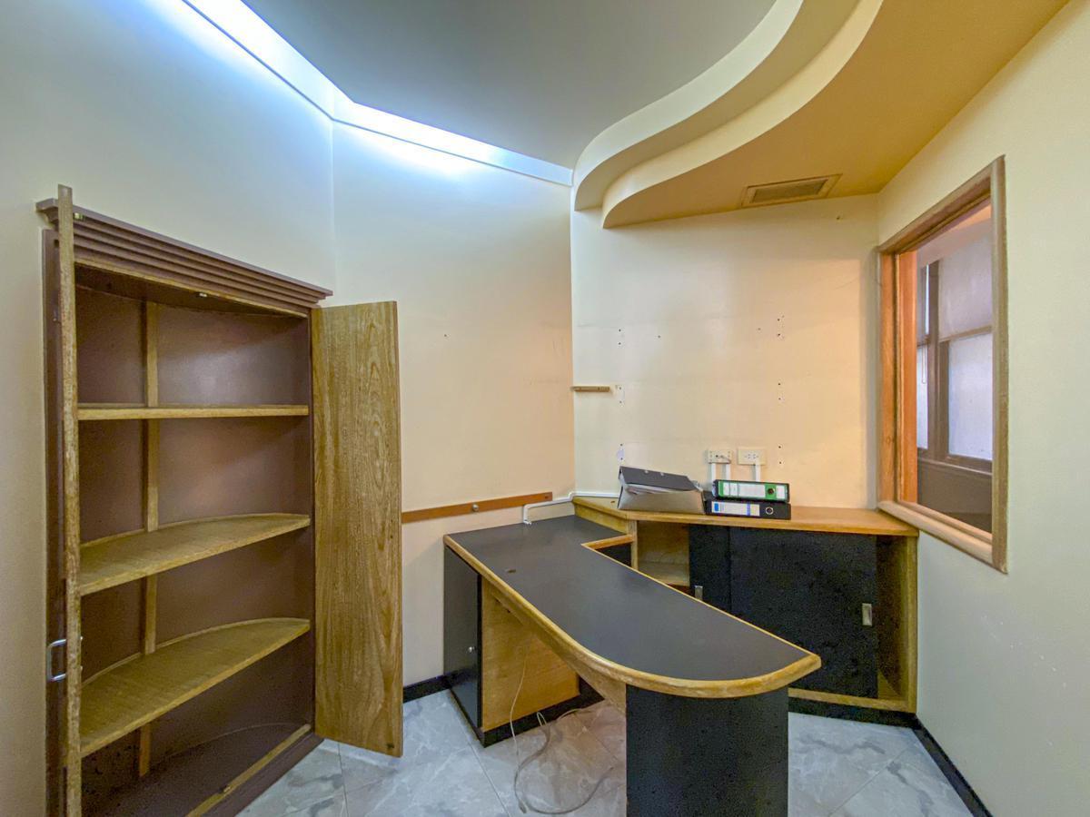 Oficina de 370 m² en Palacio Minetti 4