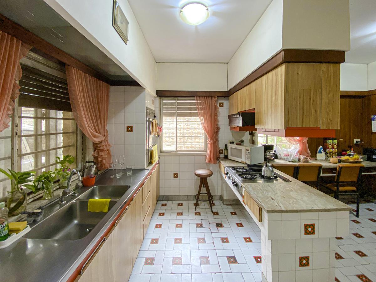 Casa de Época de 3 Dorm. en Planta Baja 4