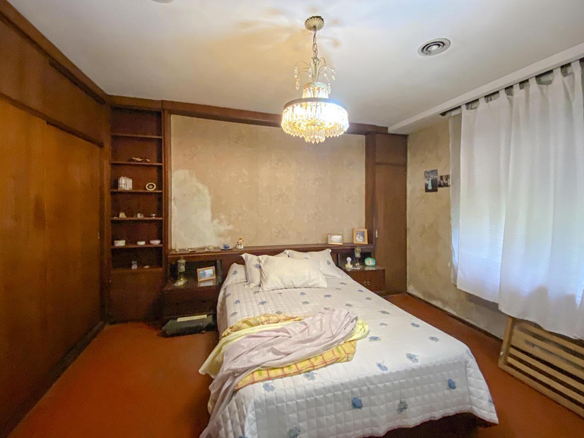 Casa de Época de 3 Dorm. en Planta Baja 5