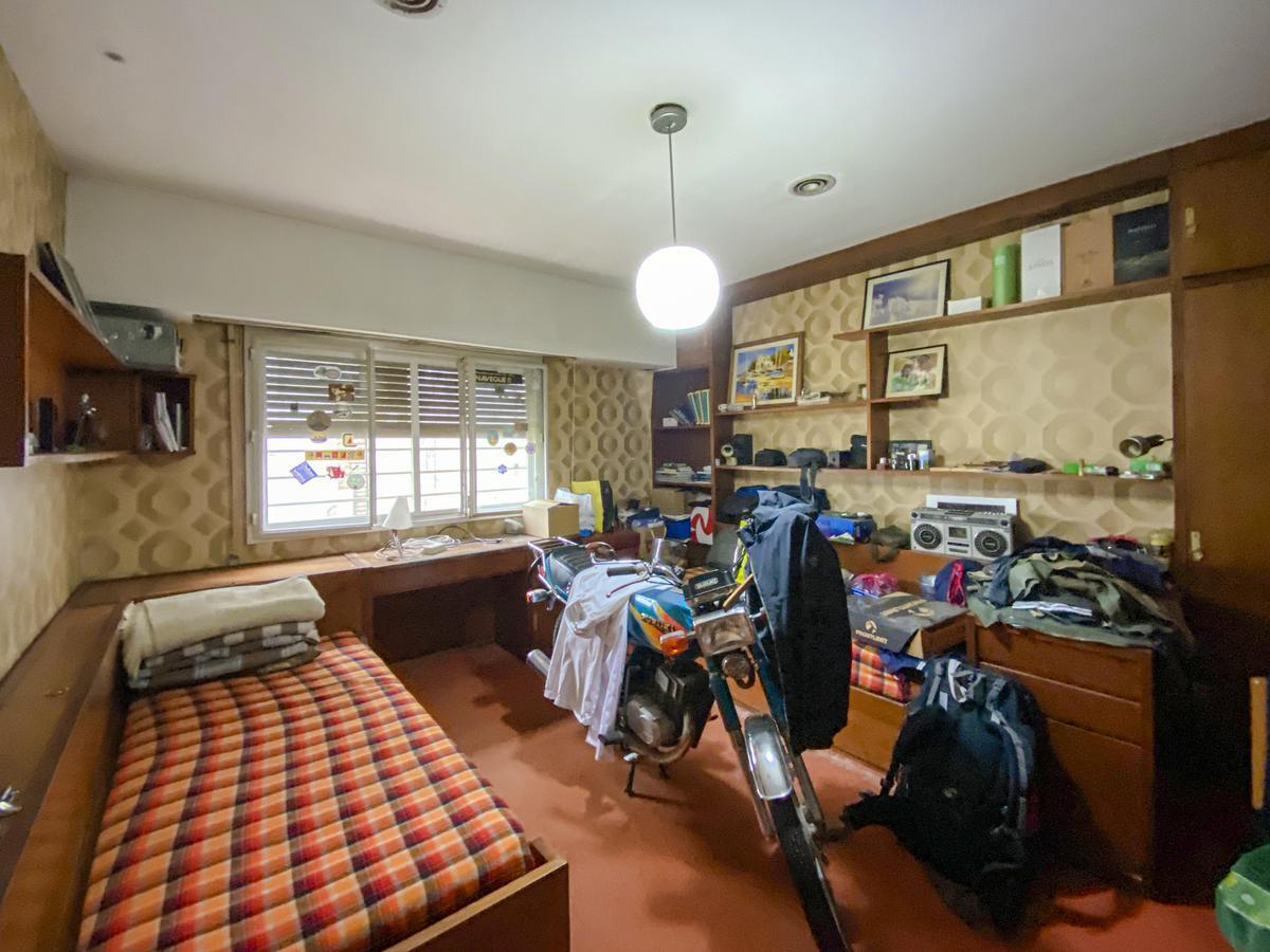 Casa de Época de 3 Dorm. en Planta Baja 2