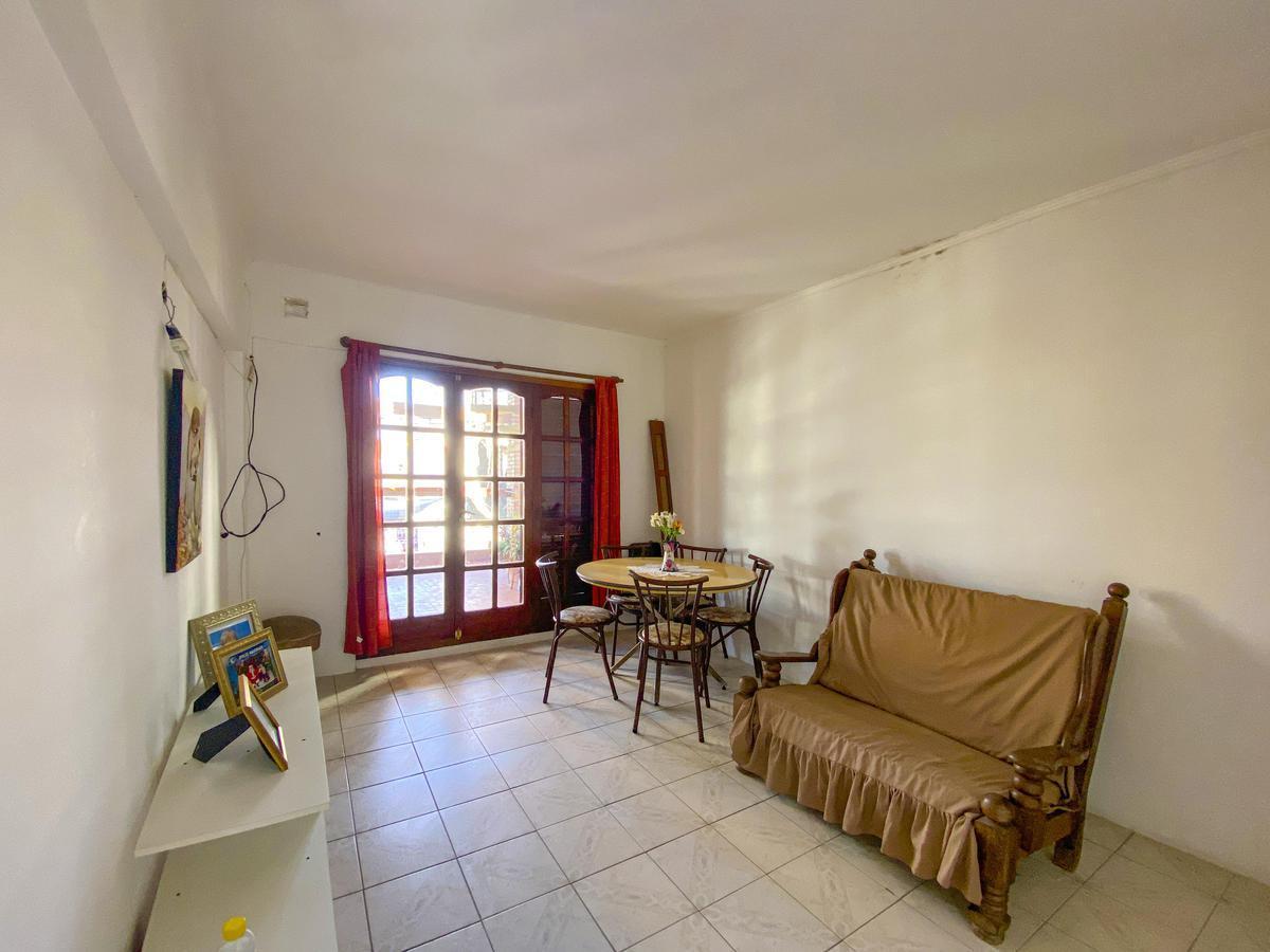 Casa de 3 Dorm. con Local Al Frente y Quincho Propio 5