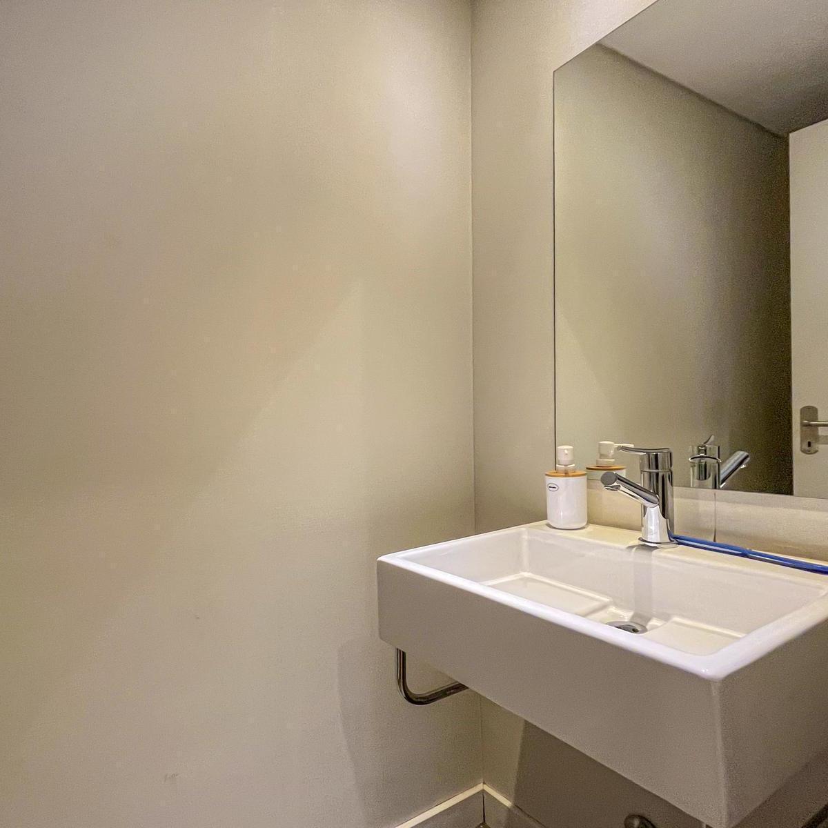 Departamento de 1 Dormitorio con Vista Al Río y Cochera en Maui 2