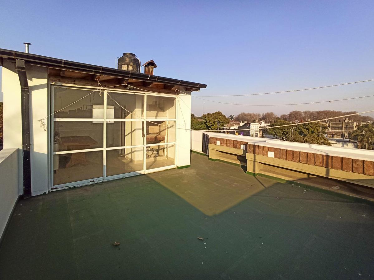 Casa en Planta Alta de 4 Dorm. en Barrio Las Heras 3