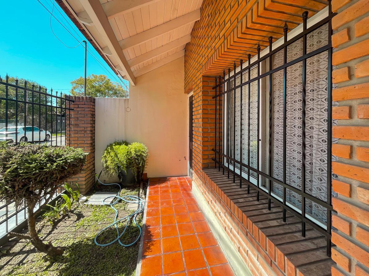 Casa de 3 Dorm. con Pileta en Fisherton 2