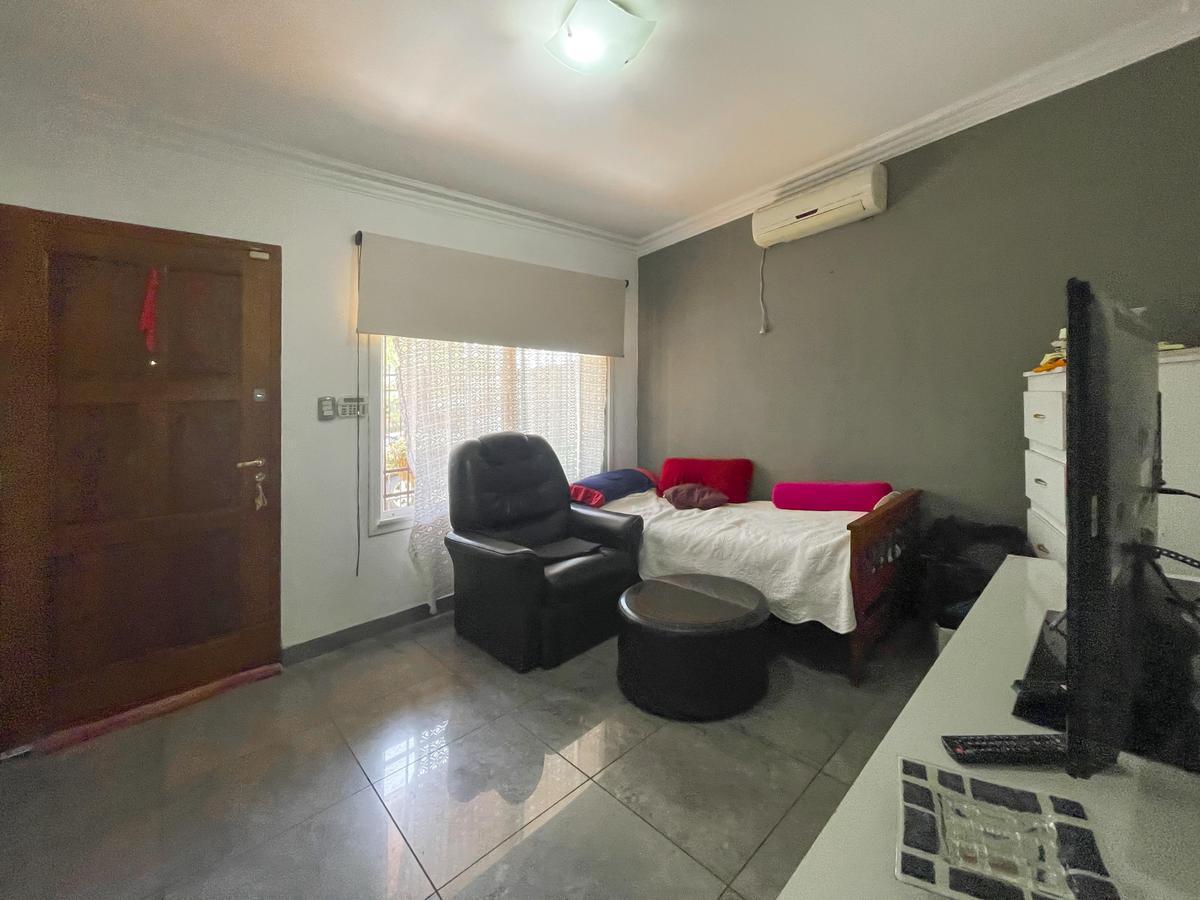 Casa de 3 Dorm. con Pileta en Fisherton 5