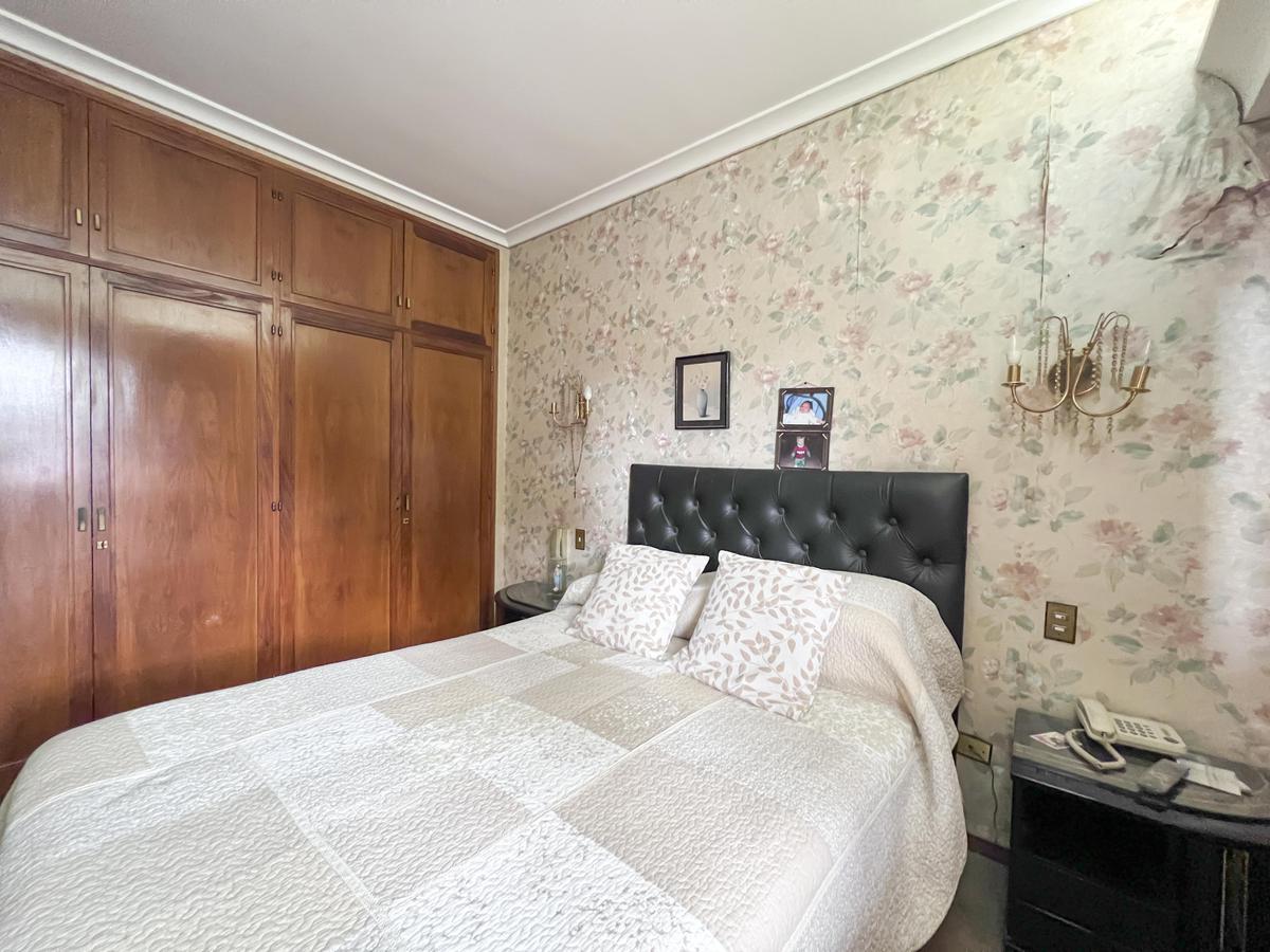 Enorme Casa con Pileta y Quincho de 5 Dorm. Más Casa de Huéspedes 1