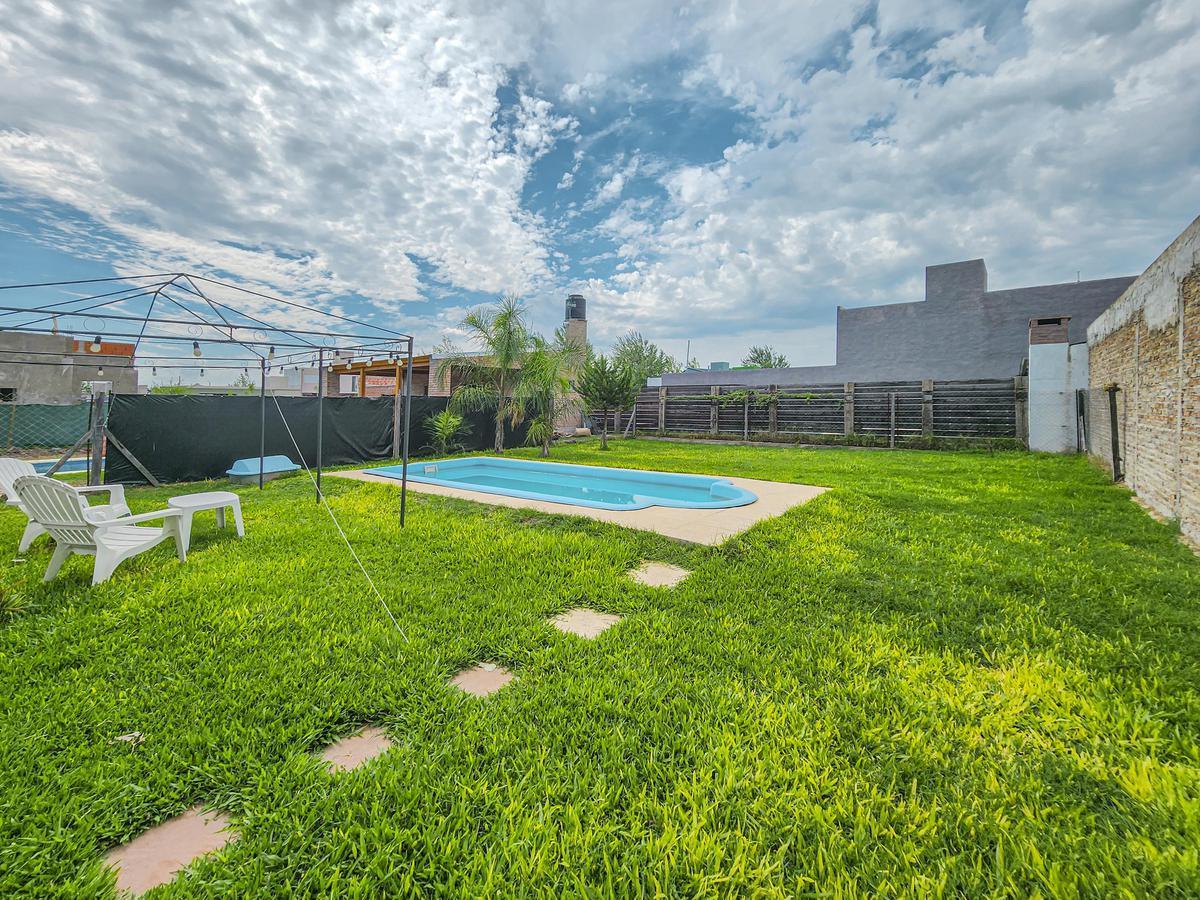 Casa con pileta, Tierra de sueños 3 Roldan