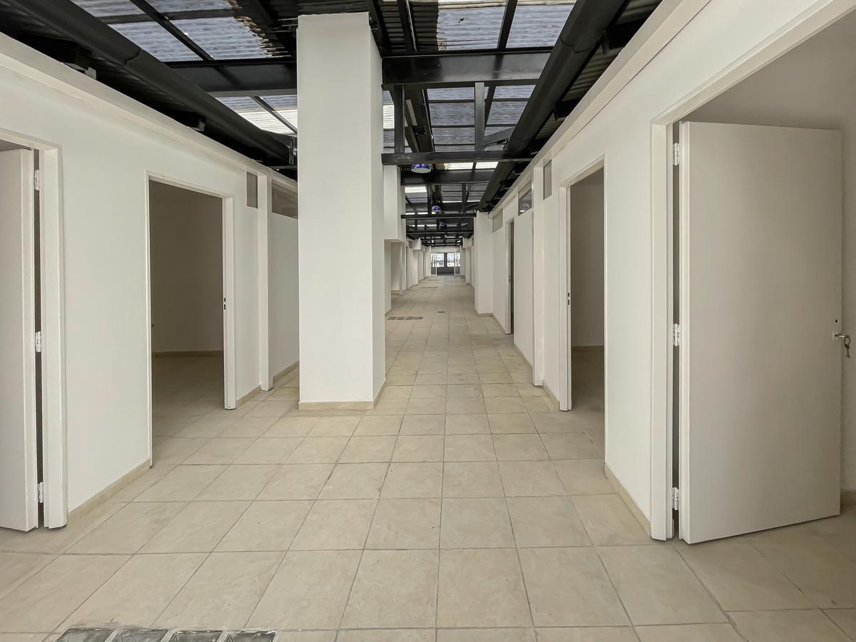 Local Comercial Apto Clínica con 19 Privados 1