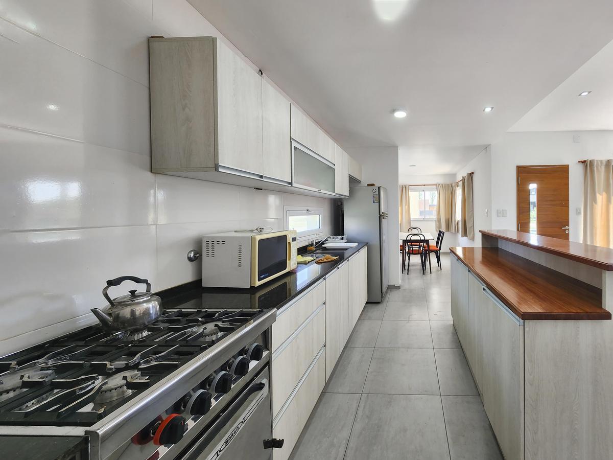 Casa 3 dormitorios con pileta en Barrio El Molino Roldan