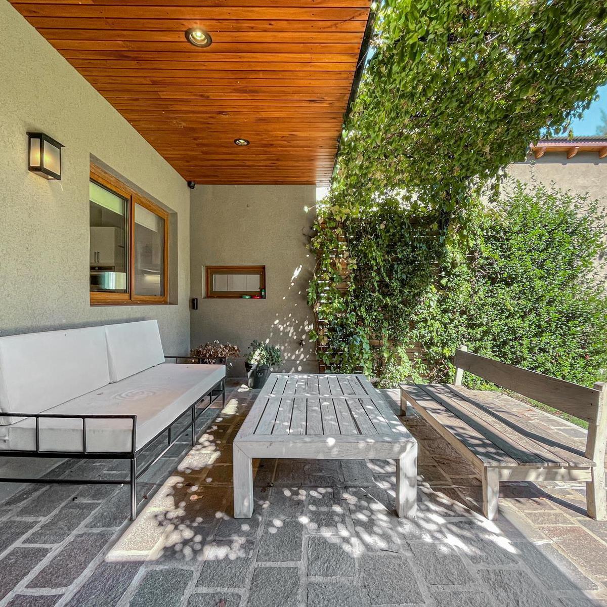 Casa de 3 Dorm. en Suite con Pileta, Quincho y Jardín, en Palos Verdes 5