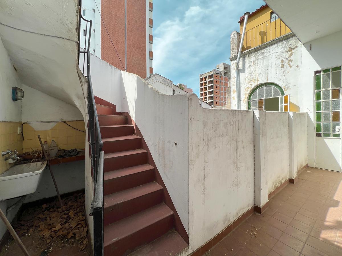 Venta o Alquiler de Casona Comercial en Esquina con Local Gastronómico y Oficina en Pa 3