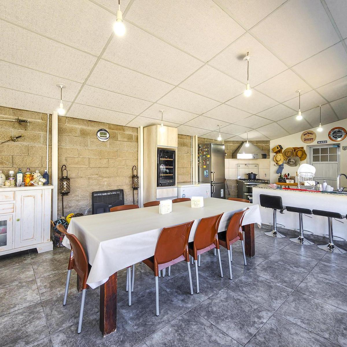 Casa 4 Dorm. con Jardín y Pileta en Fisherton 3
