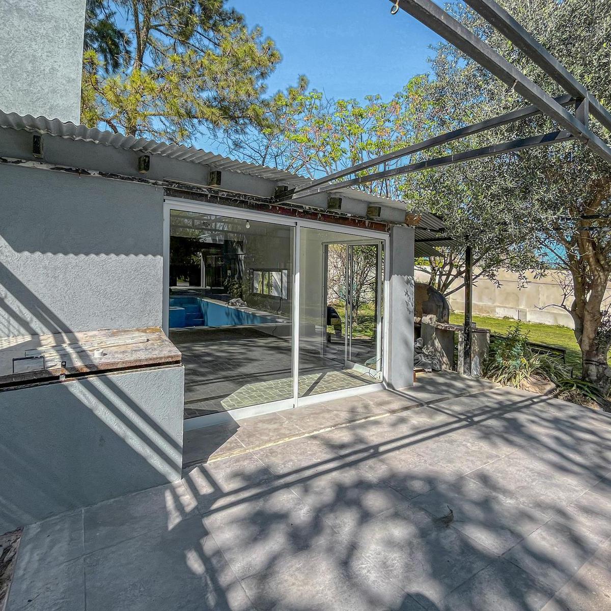 Casa Remodelada de 3 Dorm. Sobre Lote 1.000 m² en San Eduardo, Fisherton 3