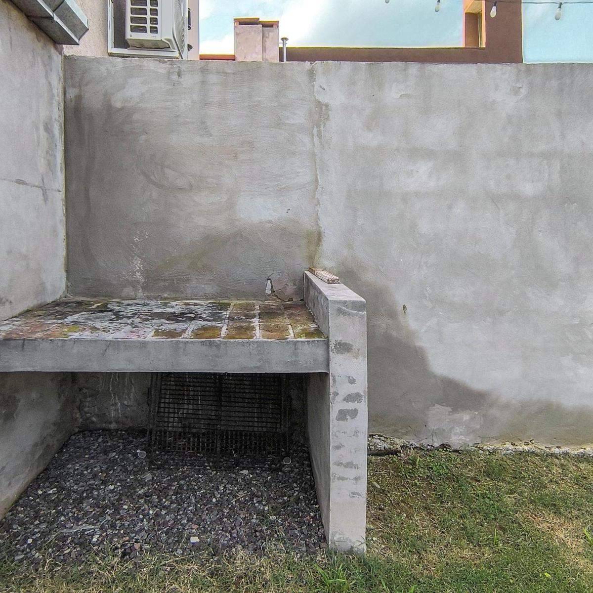 Casa de 2 Dorm. con Pileta en Lomas de Alicia 4