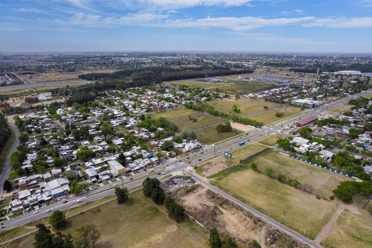 Foto de Terrenos de 900 m2 con frente sobre Newbery, Fisherton, imagen 3