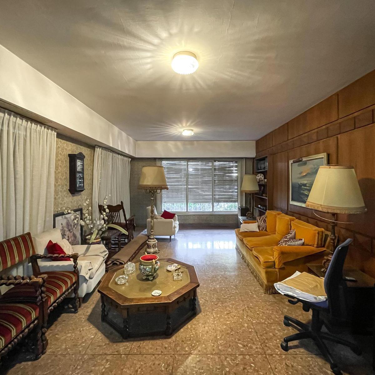 Casa de 3 Dorm. con Gran Jardín y Cochera, Pichincha 5