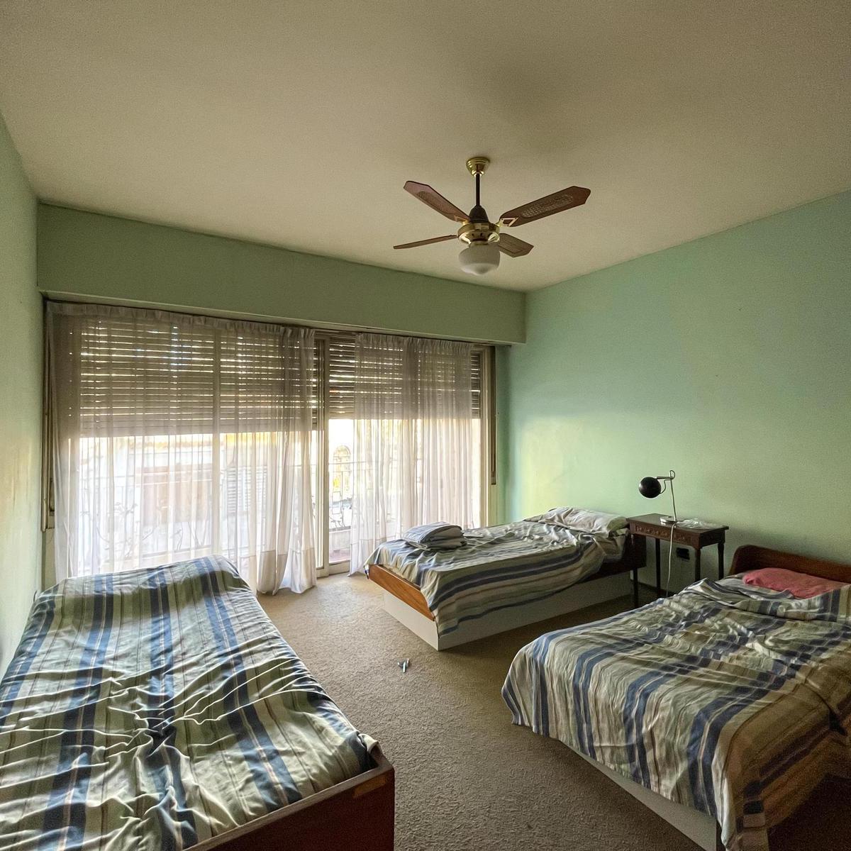 Casa de 3 Dorm. con Gran Jardín y Cochera, Pichincha 4