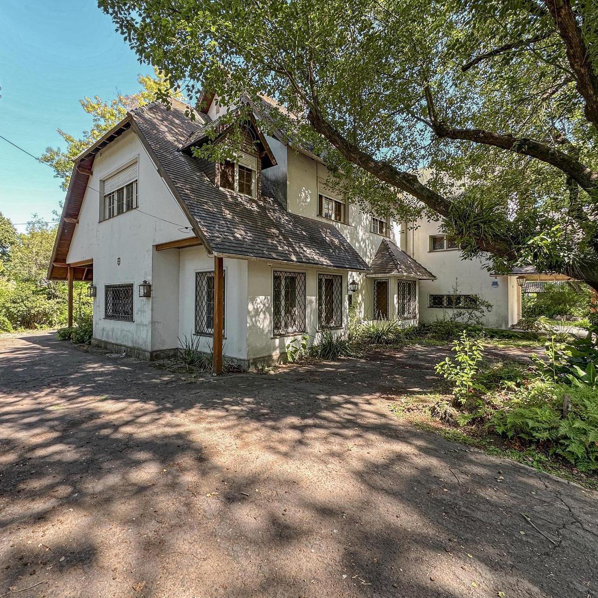 Casona de 5 Dorm. en El Corazón de Fisherton 5