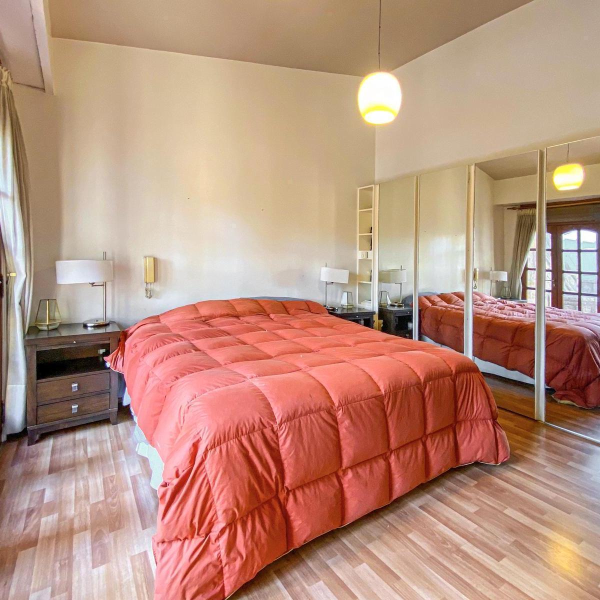 Casa de 4 Dorm. Más Comodín, Jardín, Pileta, Parrilla y 3 Cocheras 5