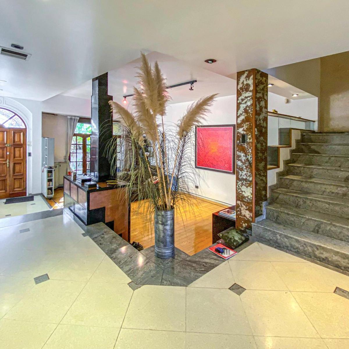 Casa de 4 Dorm. Más Comodín, Jardín, Pileta, Parrilla y 3 Cocheras 1
