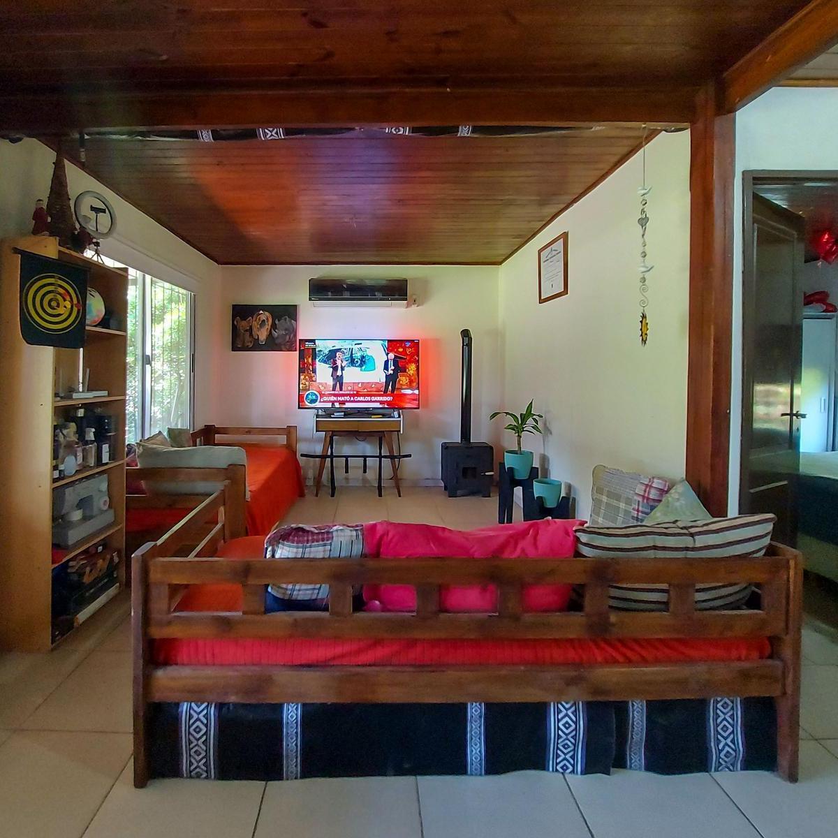 Foto de Gran terreno de 1.200m² con casa, quincho y pileta, imagen 4