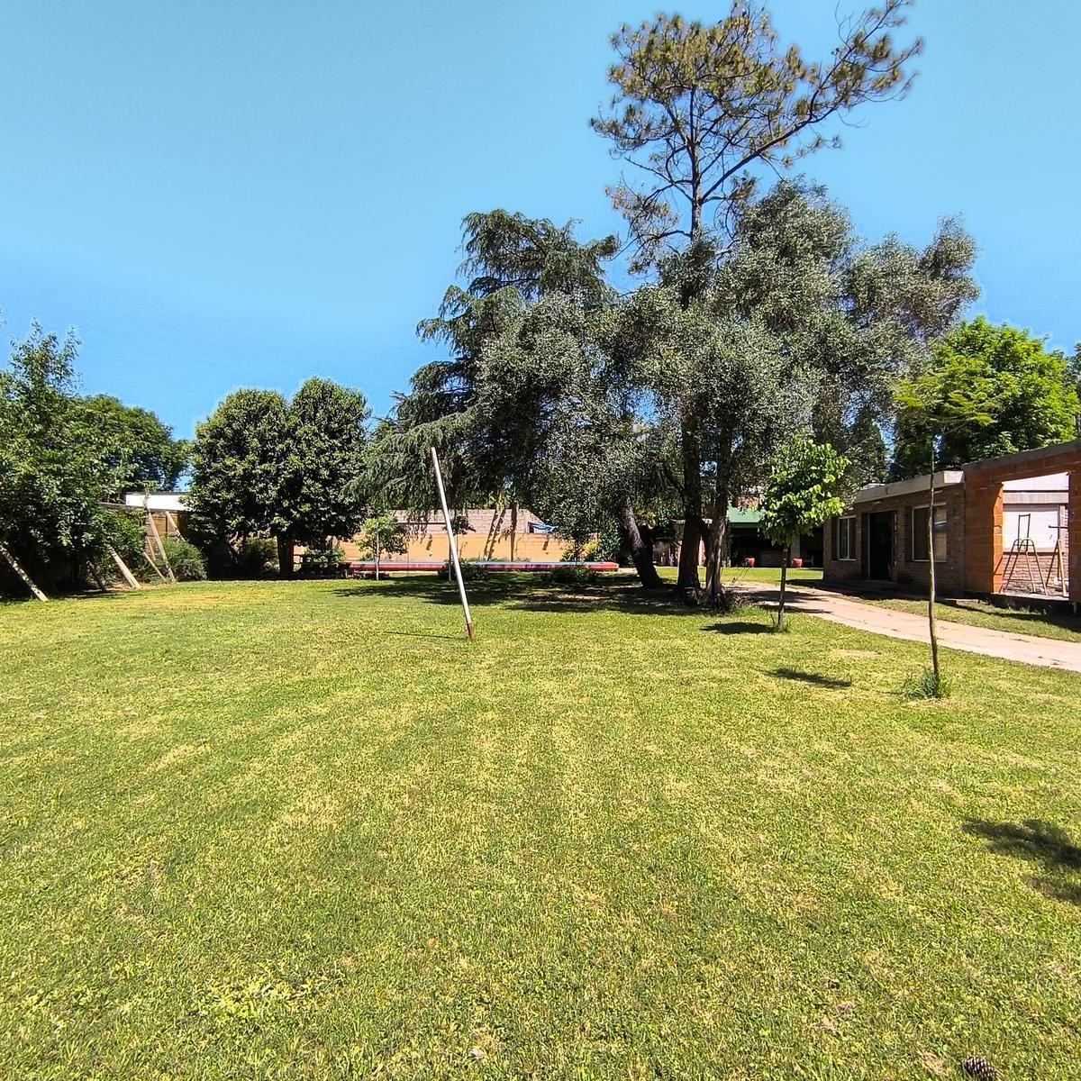 Terreno de 1.600 con Quincho y Casa en Construcción, Oportunidad 4