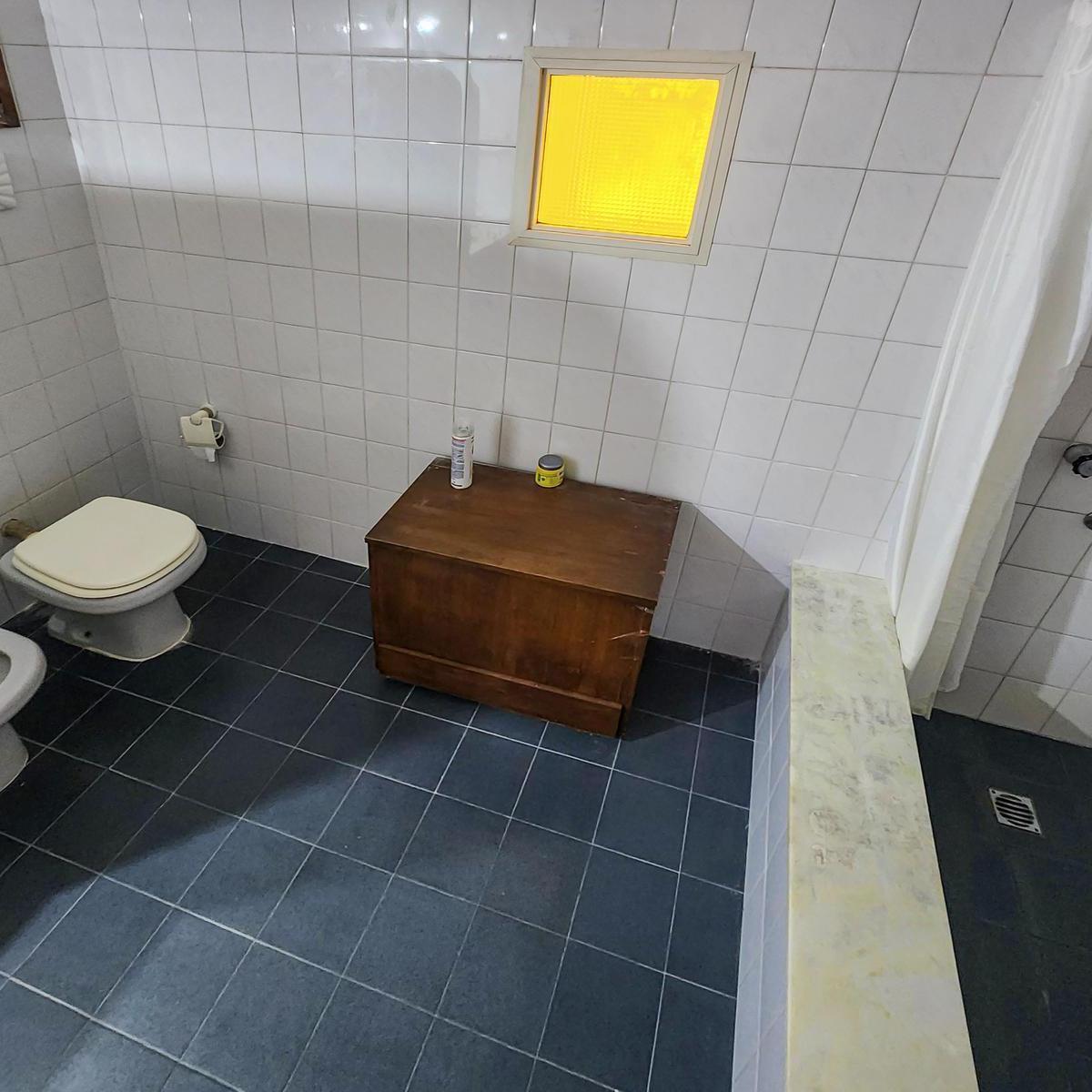 Departamento de 3 Dorm. Más Dependencia, 3 Baños y Cochera 1
