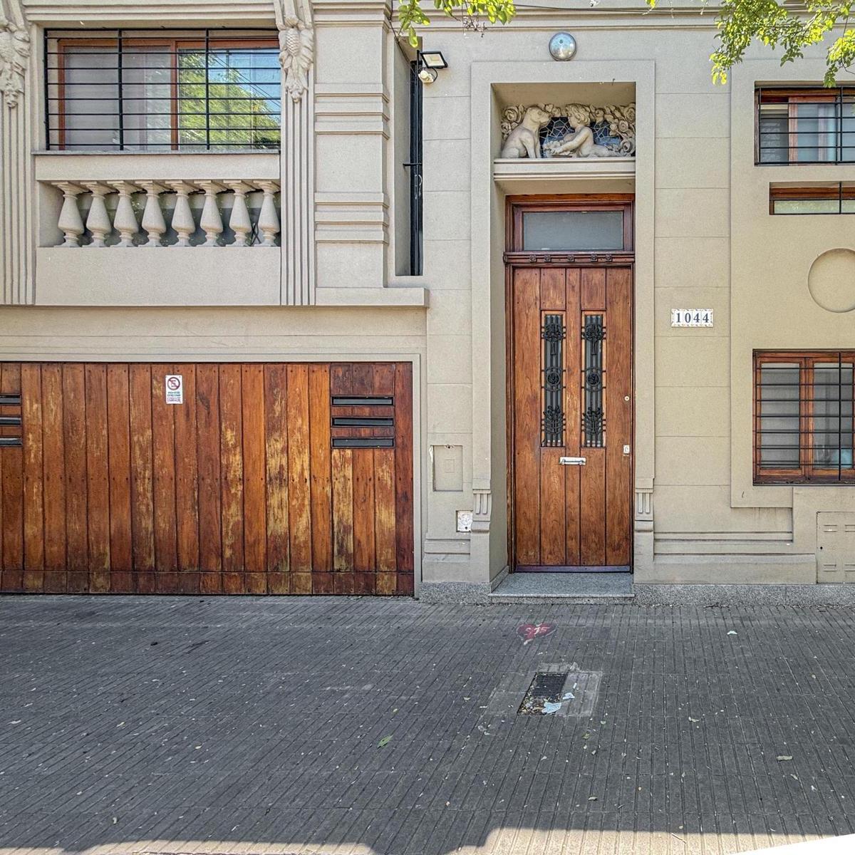 Casa de 4 Dorm. Más Comodín, 2 Cocheras, Pileta y Solarium 4