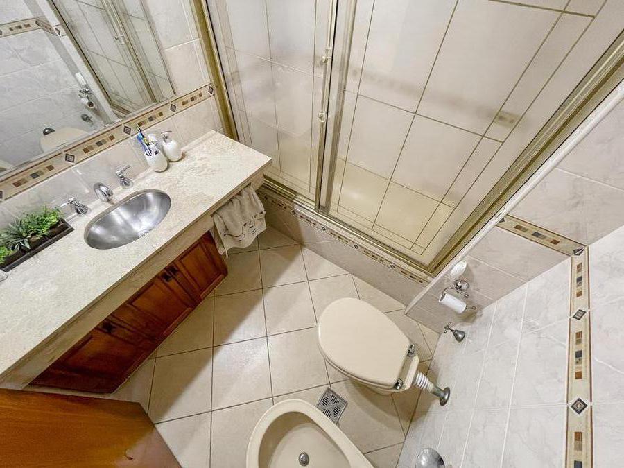 Piso Exclusivo de 3 Dorm. con 2 Cocheras 5