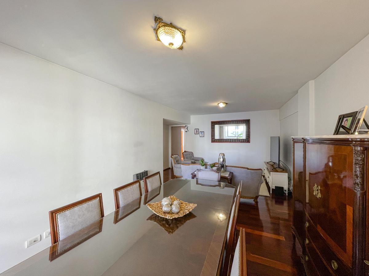Piso Exclusivo de 3 Dorm. con 2 Cocheras 1