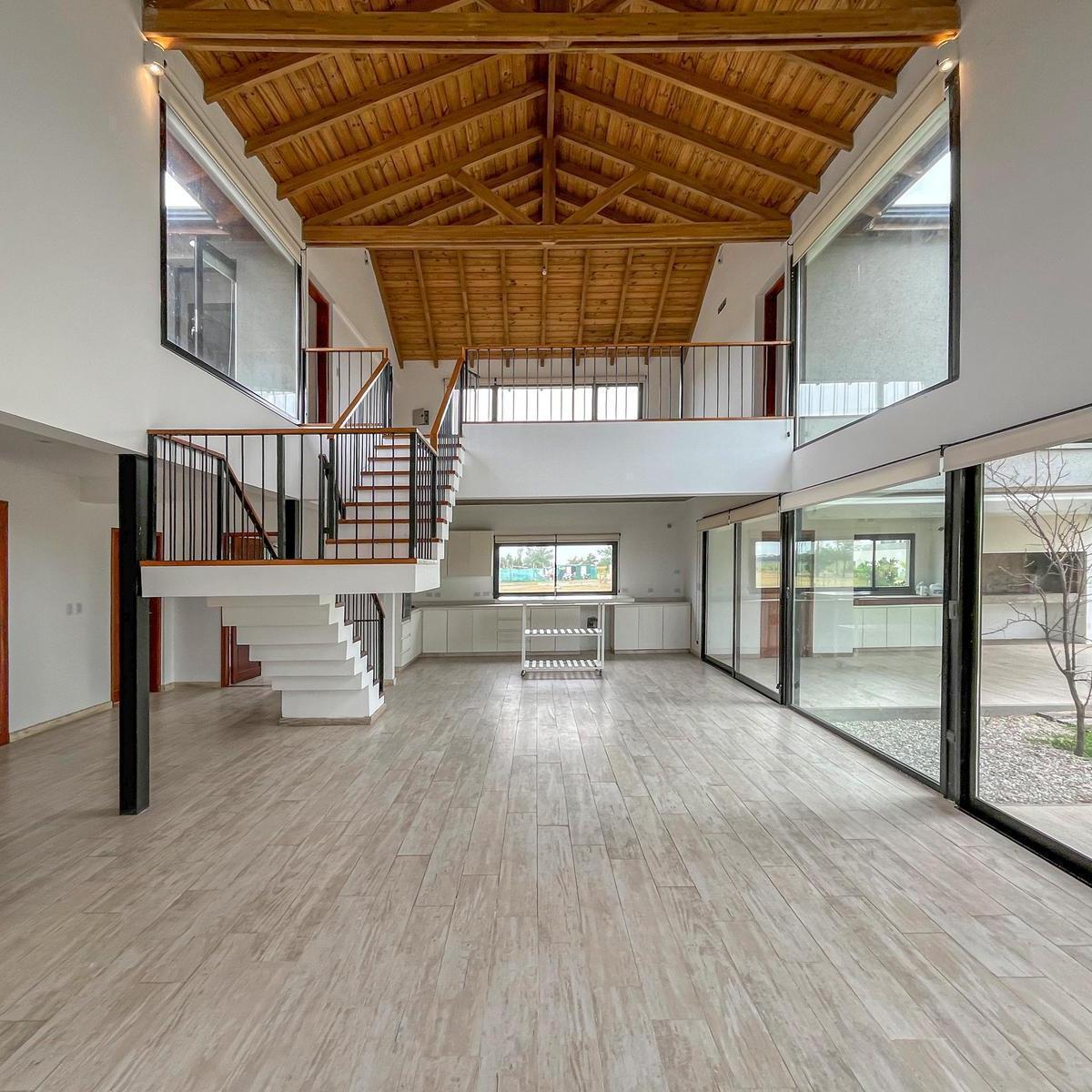 Casa de 3 Dorm. con Pileta Vista Al Golf 4
