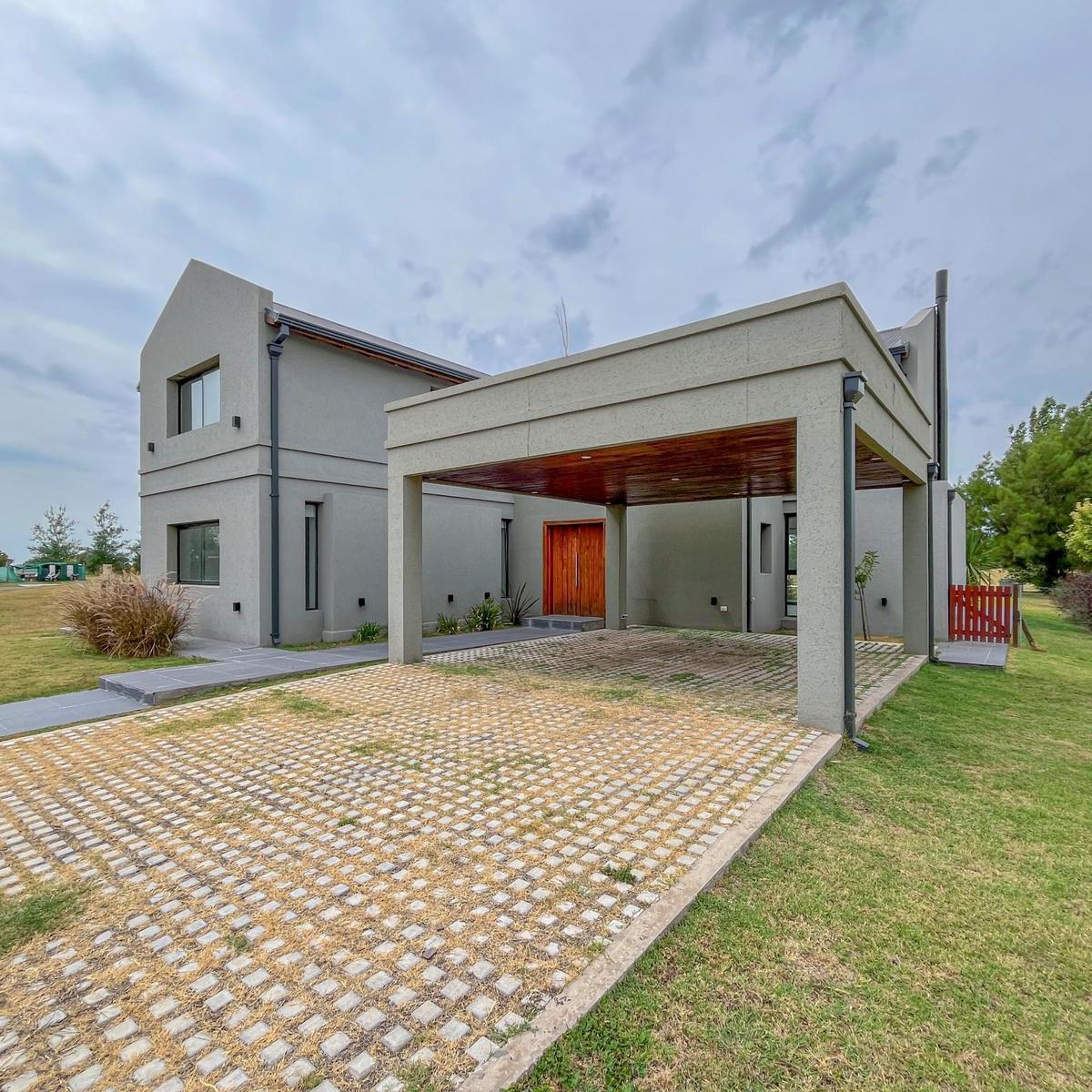 Casa de 3 Dorm. con Pileta Vista Al Golf 3