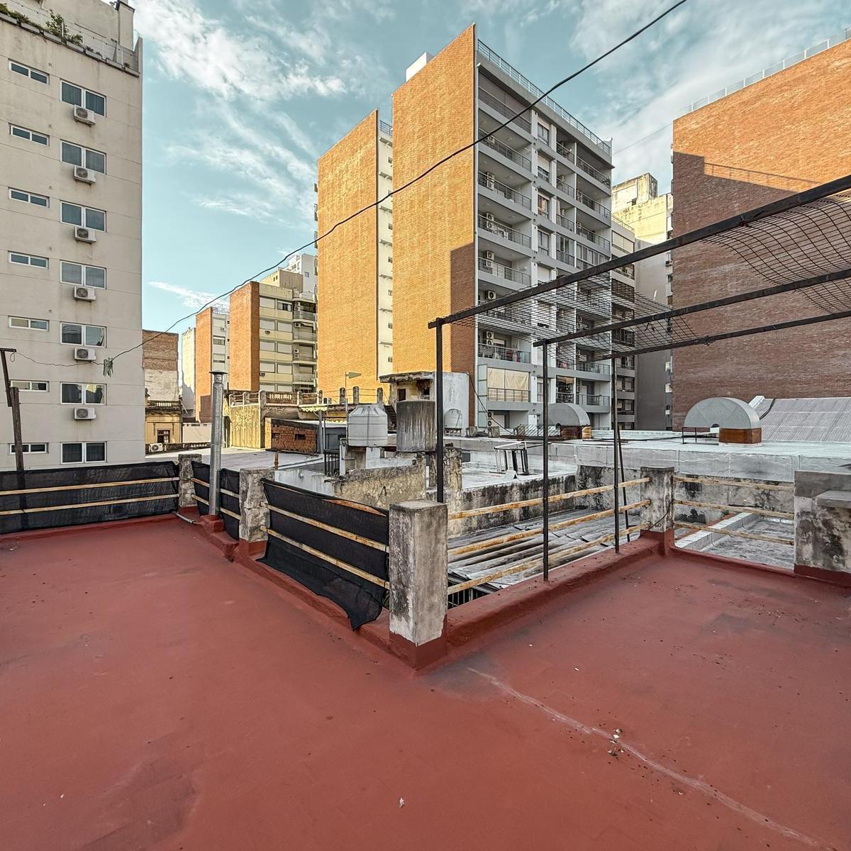 Casa de 3 Dorm. en Planta Alta con Terraza y Parrilla 2