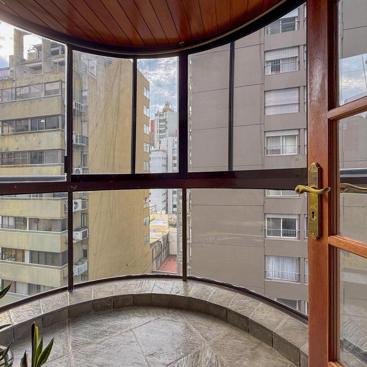 Departamento de 4 Dorm. con Vista Al Río y Amenities 5