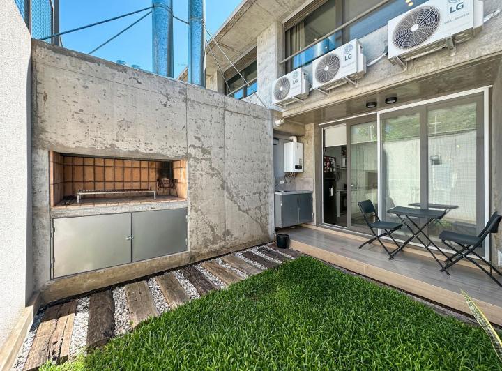 Casa de 2 dormitorios más escritorio, patio con parrillero y amenities 3