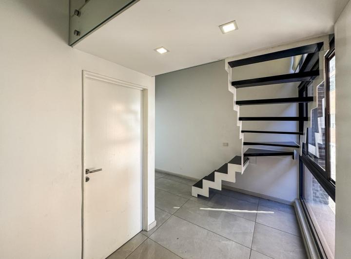 Departamento Duplex de 4 dormitorios con cochera y amenities en Forum 4