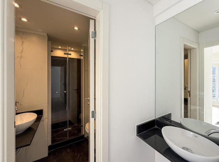 Departamento piso exclusivo de 2 dormitorios con mega balcón en Abasto