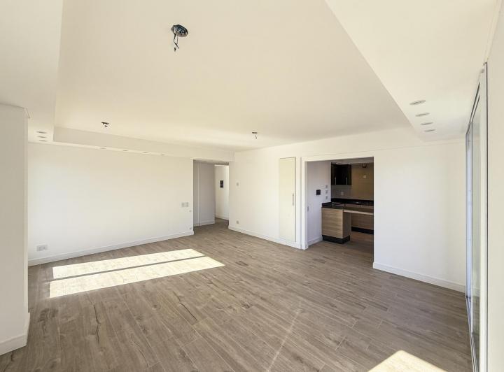 Departamento piso exclusivo de 2 dormitorios con terraza exclusiva en Abasto