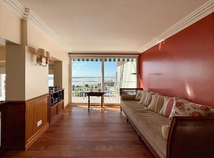 Departamento de 3 dormitorios con vista al río y 2 cocheras 1