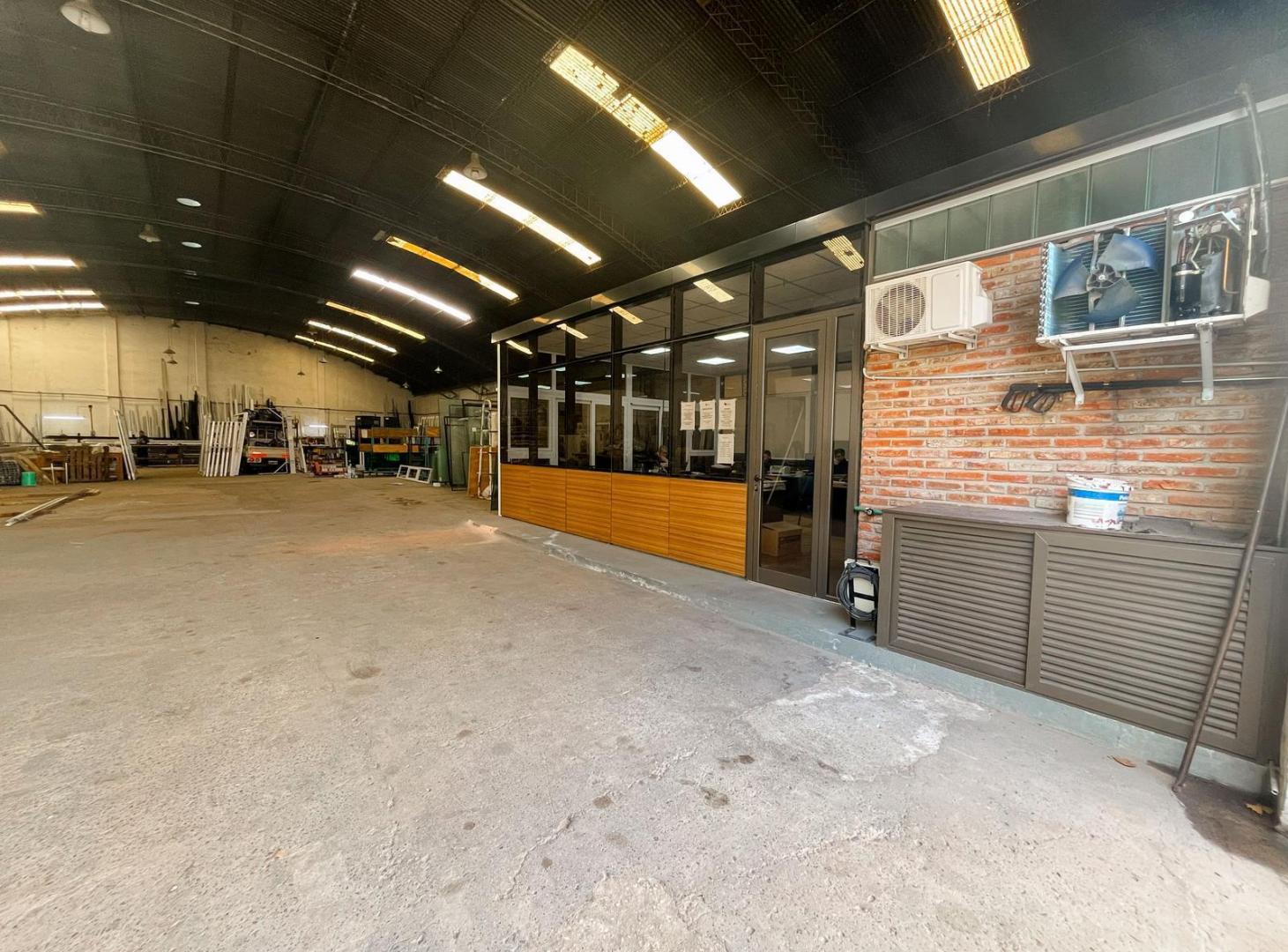 Foto de Galpón de más de 1.000m² en Echesortu con nucleo de oficinas, imagen 3